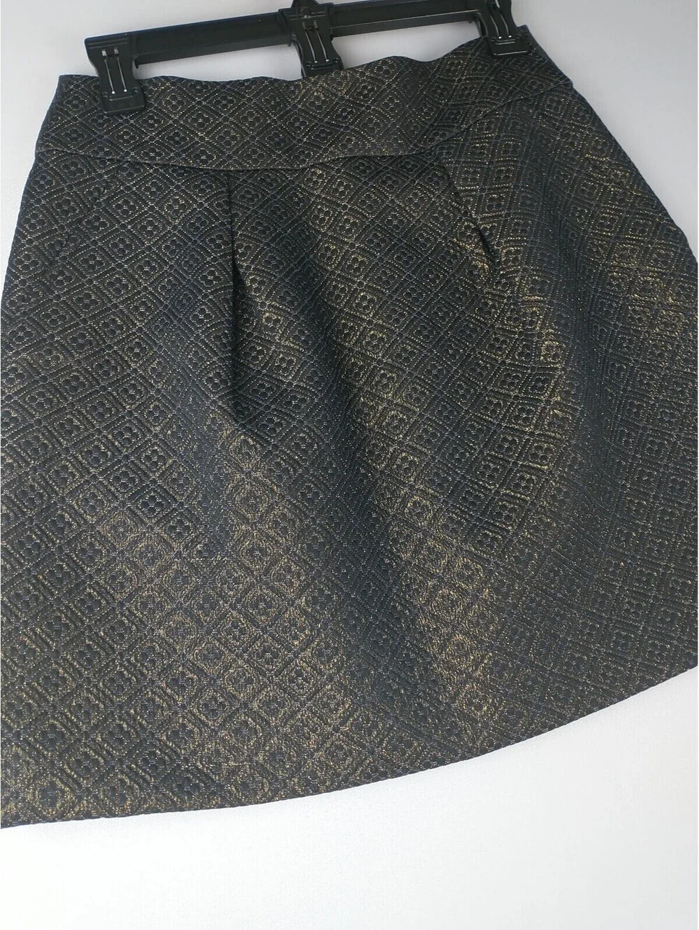 loft ann taylor Women's Size 2, Pleated Textured Metallic Gold